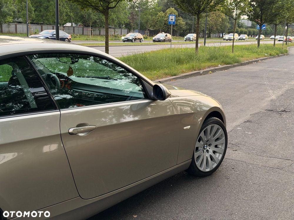 BMW Seria 3 320i - 5