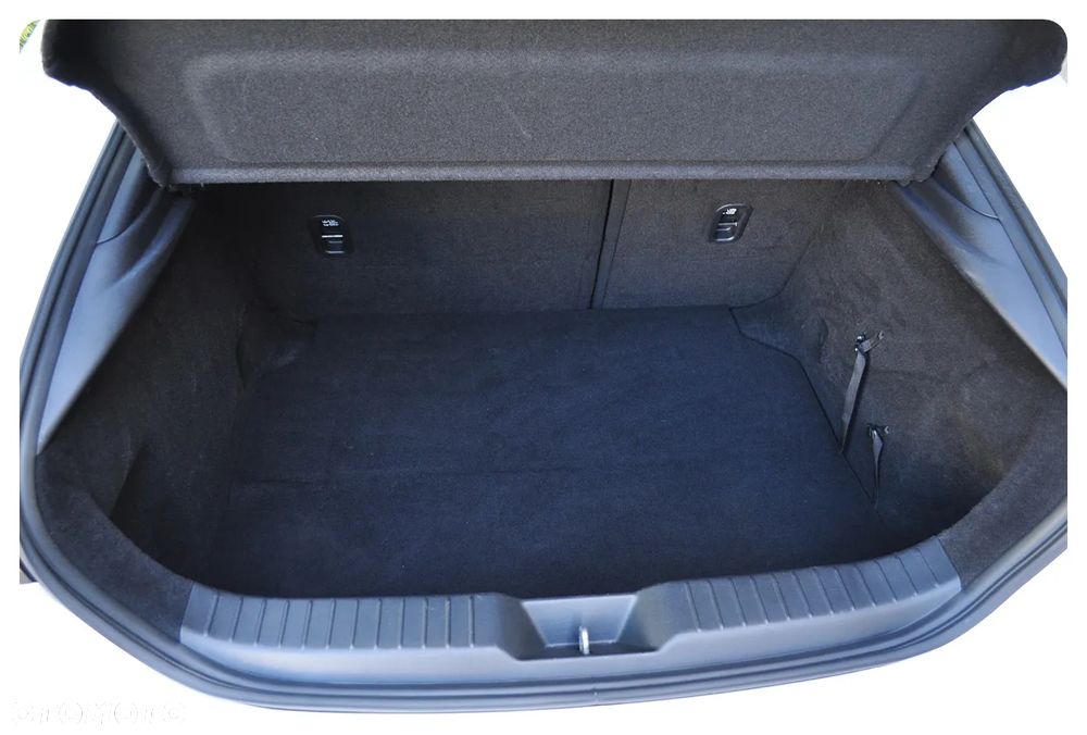 Mazda 3 2.0 mHEV AWD Hikari - 30