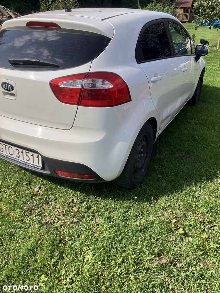 Kia Rio - 3