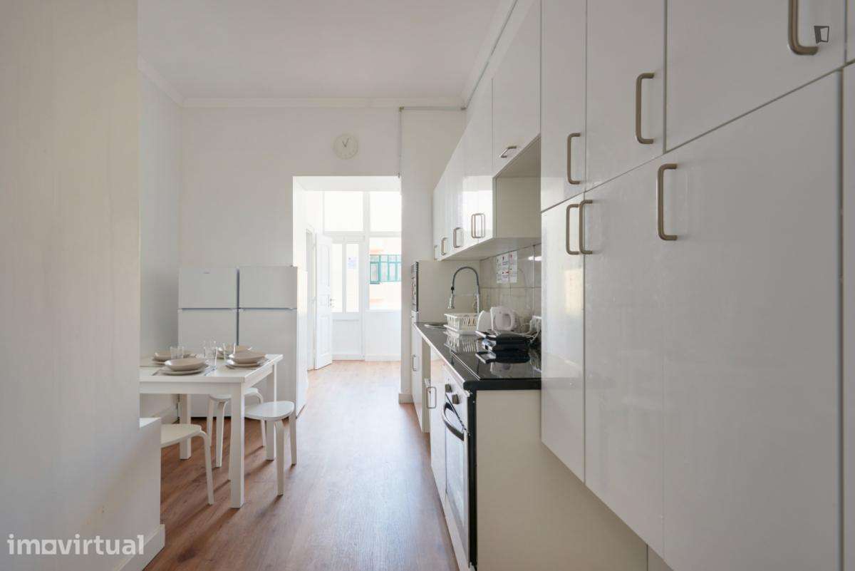 Quarto - localizado em Marquês de Pombal Lisbon - Grande imagem: 5/33