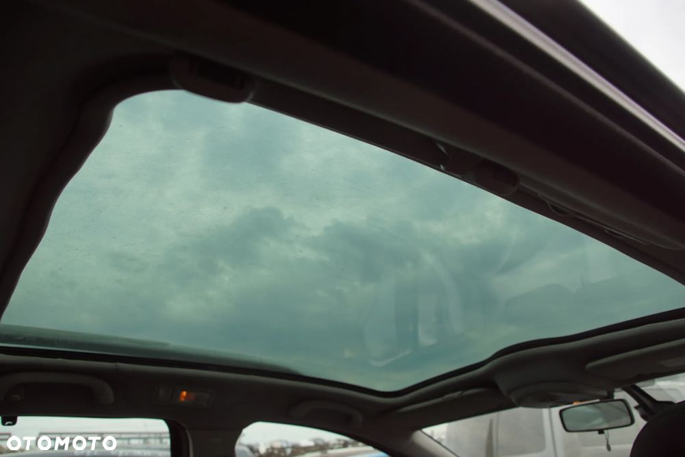 Auto na części - Peugeot 407 SW 2.0 HDI 136 KM RHR 4HP20 EZW 2005R Silnik Skrzynia Drzwi Maska Błotnik Klapa Zderzak Lampa Lusterko Klamka Szyba Panorama Deska Kokpit Sterownik Moduł Czujnik Licznik Wyświetlacz Panel Kierownica - 17