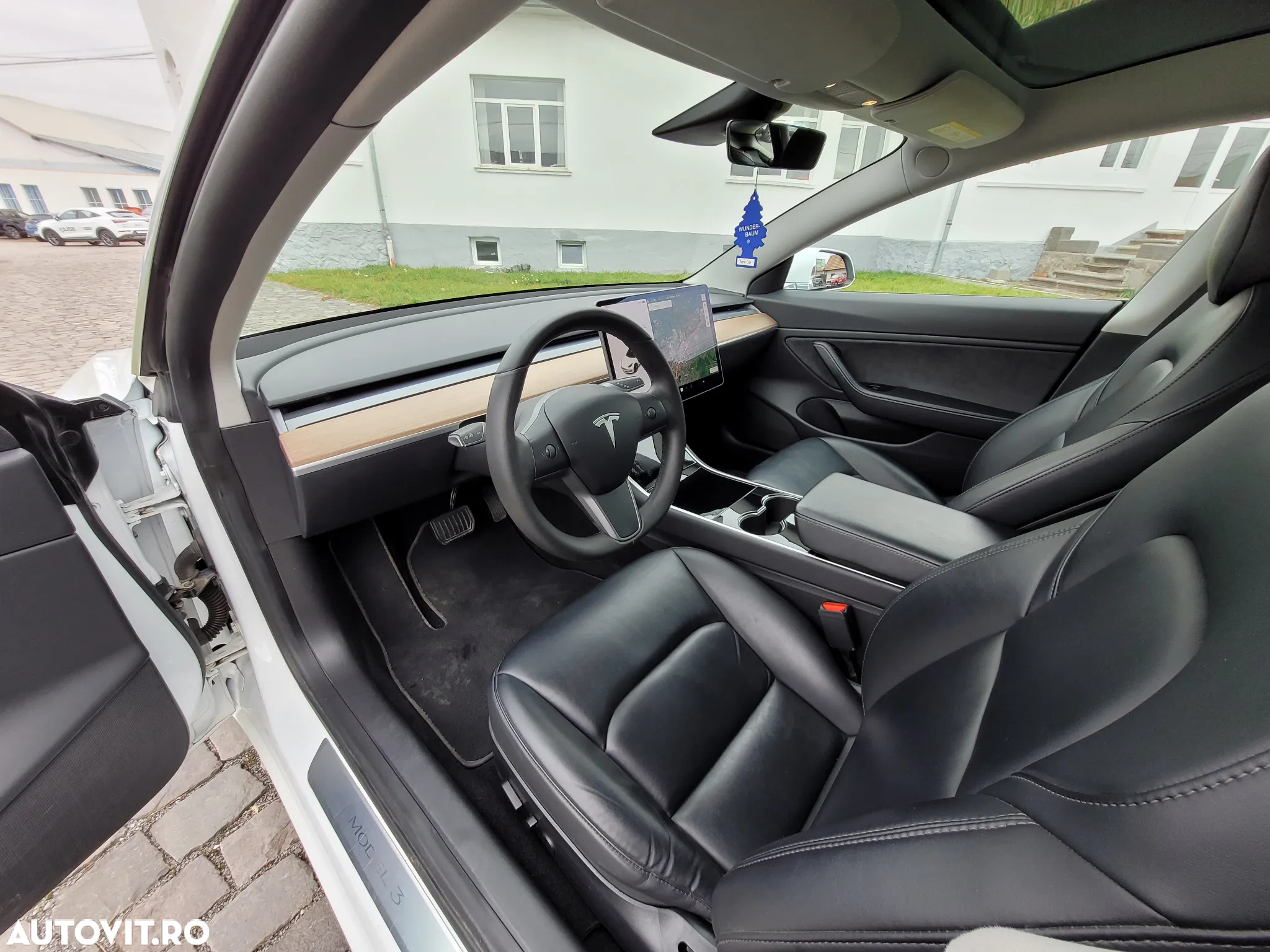 Tesla Model 3 - 9
