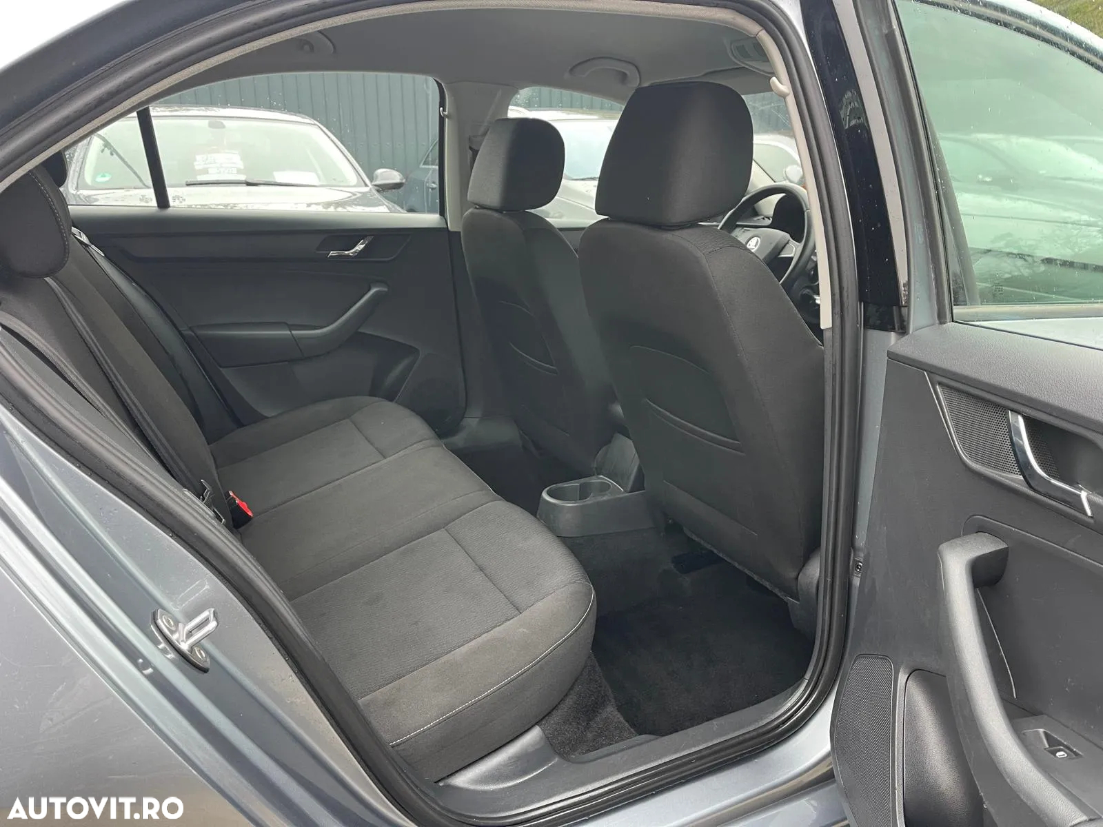 Skoda RAPID 1.2 TSI Active - 7
