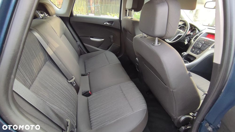 Opel Astra 1.4 Turbo 150 Jahre - 9