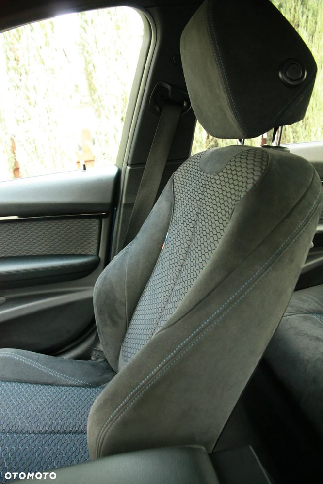 BMW Seria 3 320d xDrive - 10