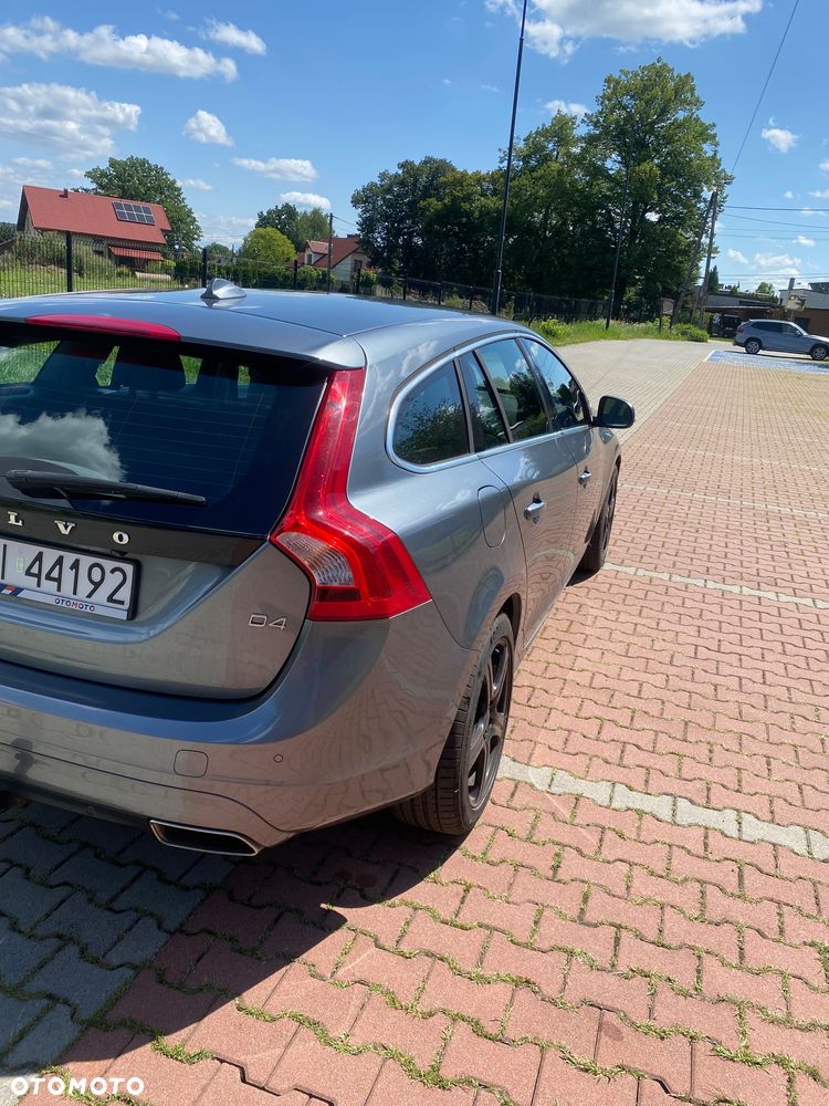 Volvo V60 D4 Drive-E Dynamic Edition (Momentum) - 6