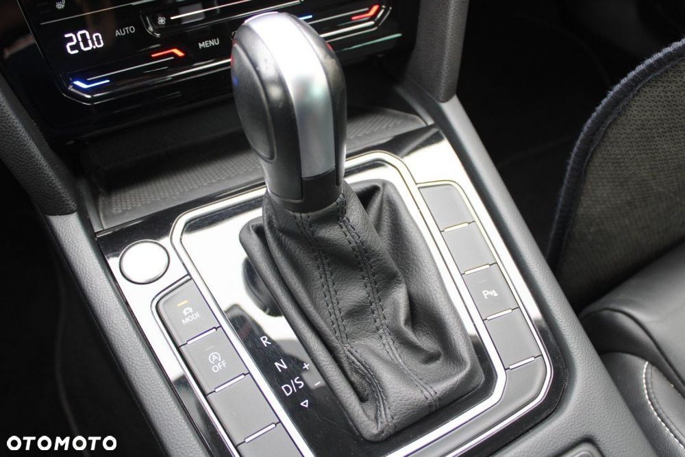 Volkswagen Passat - 33