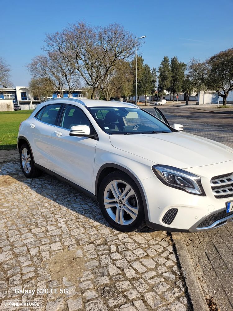 Mercedes-Benz GLA 180 7G-DCT - 4