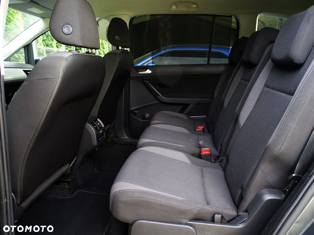 Volkswagen Touran - 36