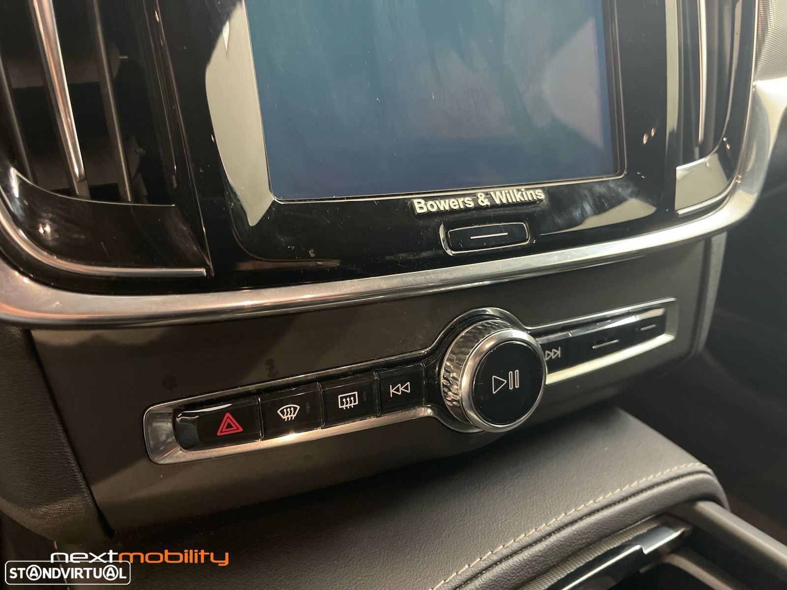 Volvo V90 2.0 B4 R-Design Geartronic - 25