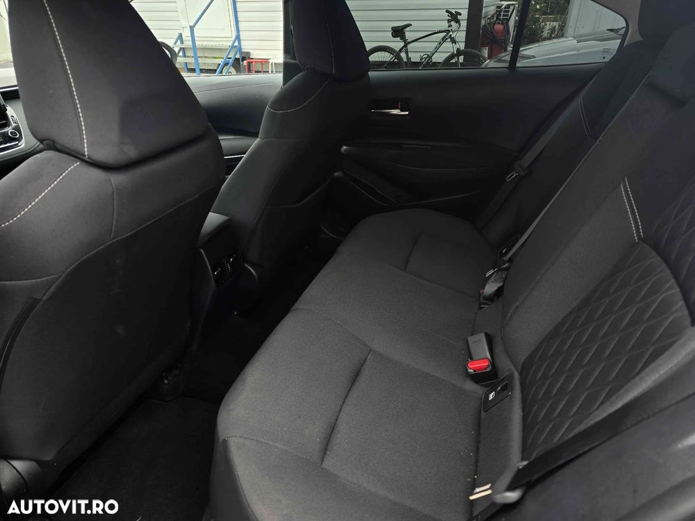 Toyota Corolla - 10