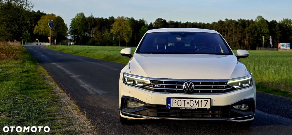 Volkswagen Passat - 4