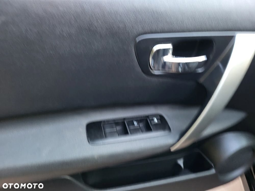 Nissan Qashqai+2 2.0 visia - 18