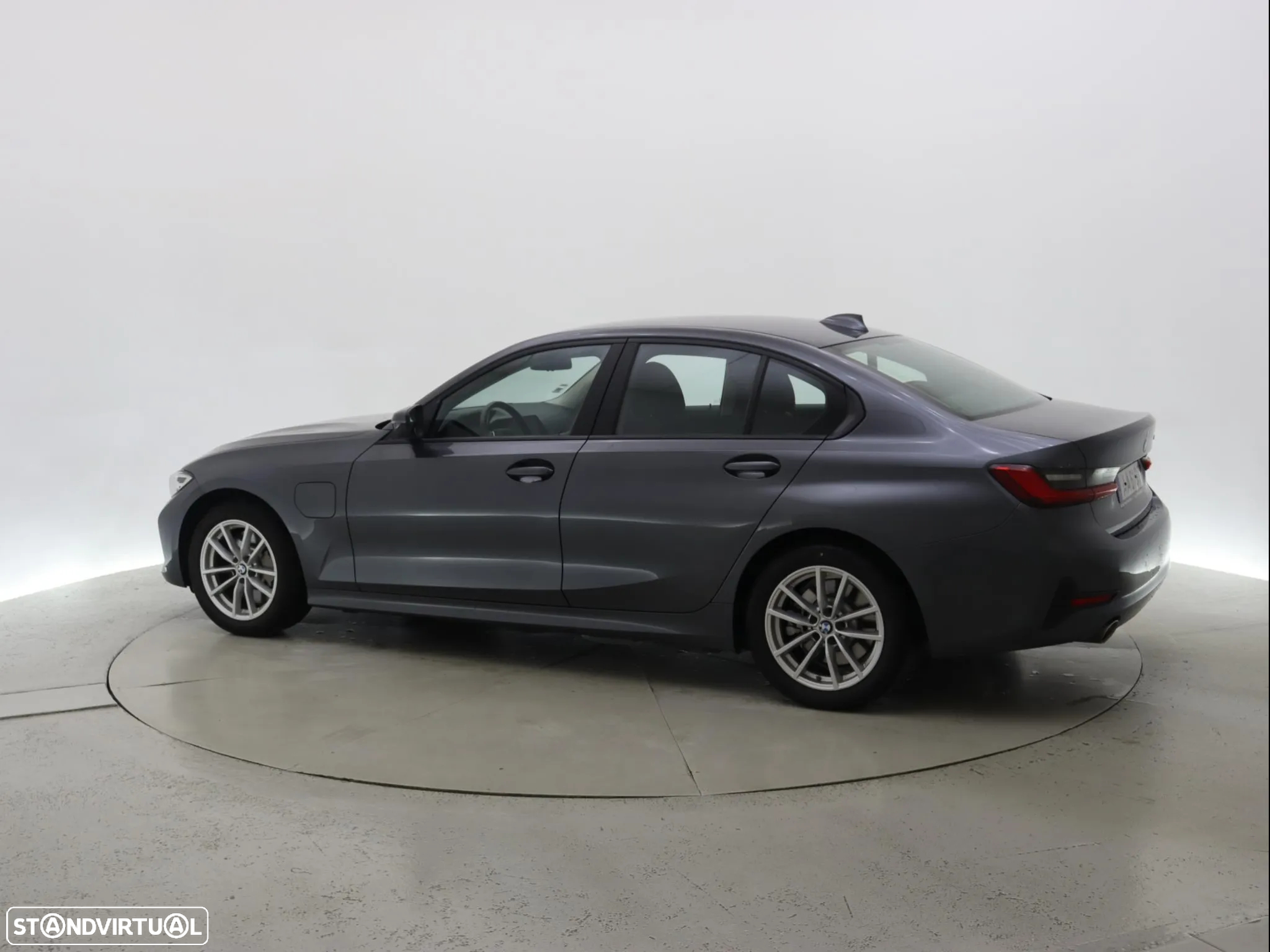 BMW 330 e Auto - 4