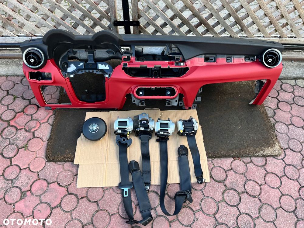 Konsola Poduszki 4 x pasy Alfa Romeo Stelvio Oryginał Demontaż - 1