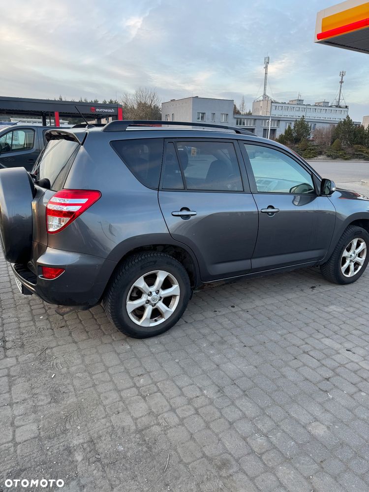 Toyota RAV4 - 4