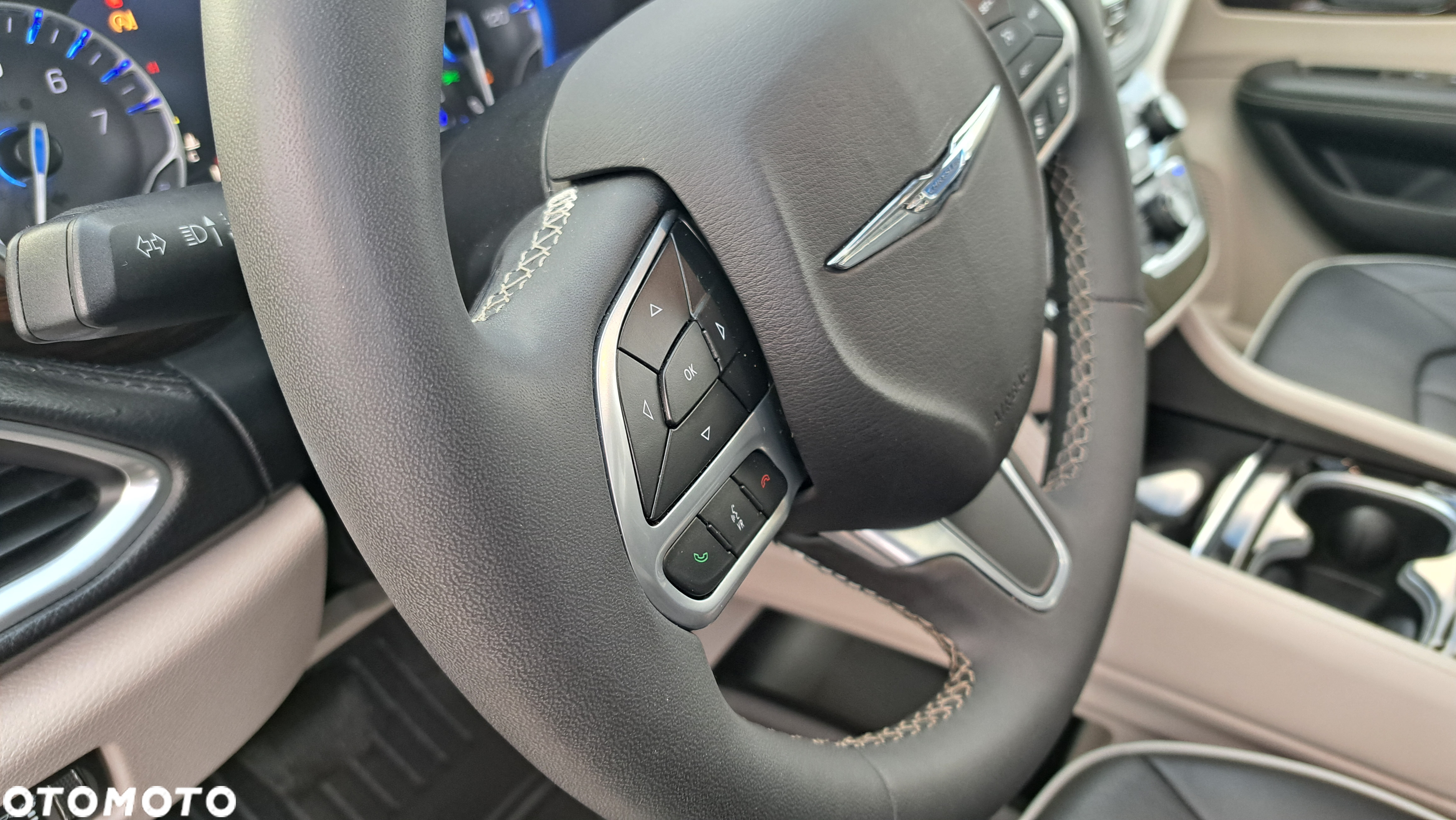 Chrysler Pacifica - 26