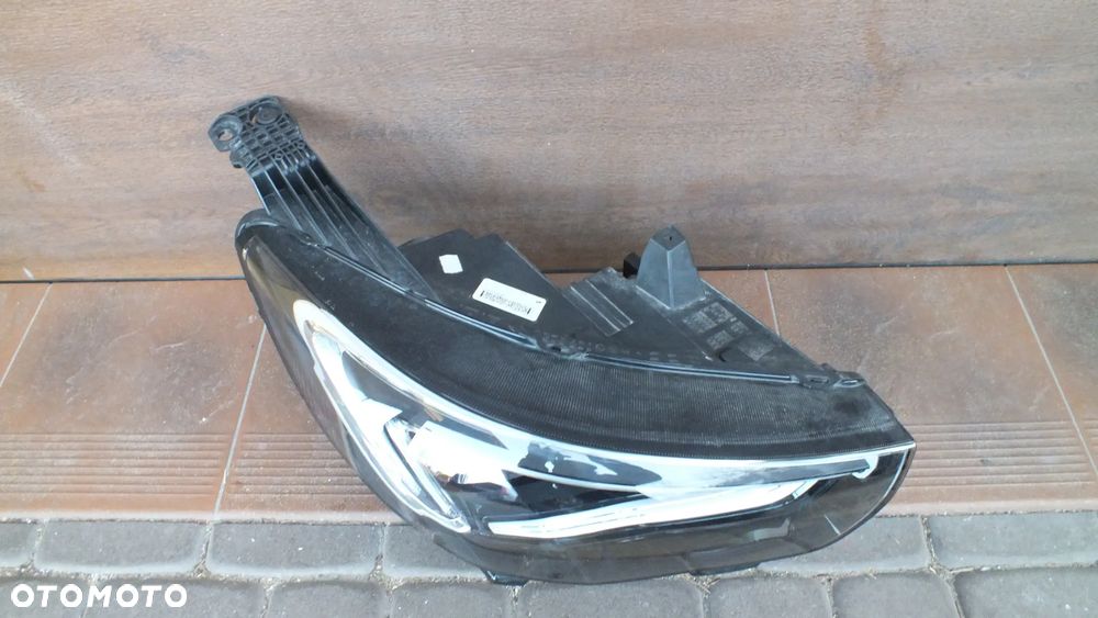 Lampa przednia prawa OpelGrandland X Led - 2
