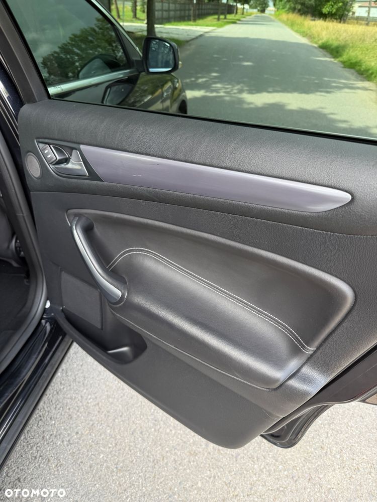 Ford Mondeo - 26