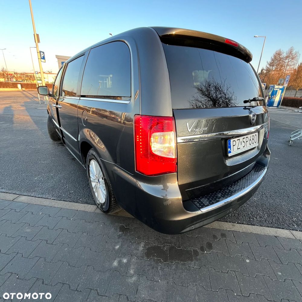 Lancia Voyager 2.8CRD Gold - 6