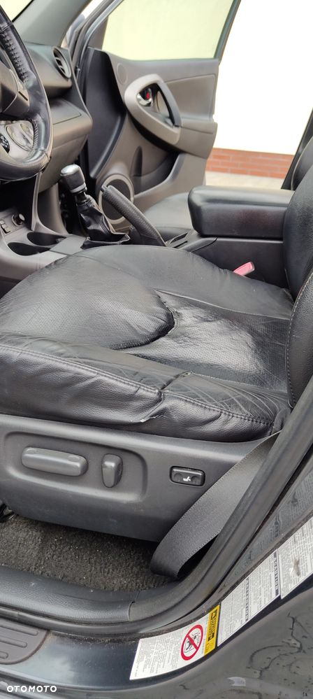 Toyota RAV4 2.2 D-4D Sol 180 - 13