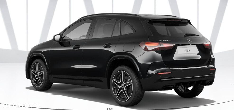 Mercedes-Benz GLA - 2