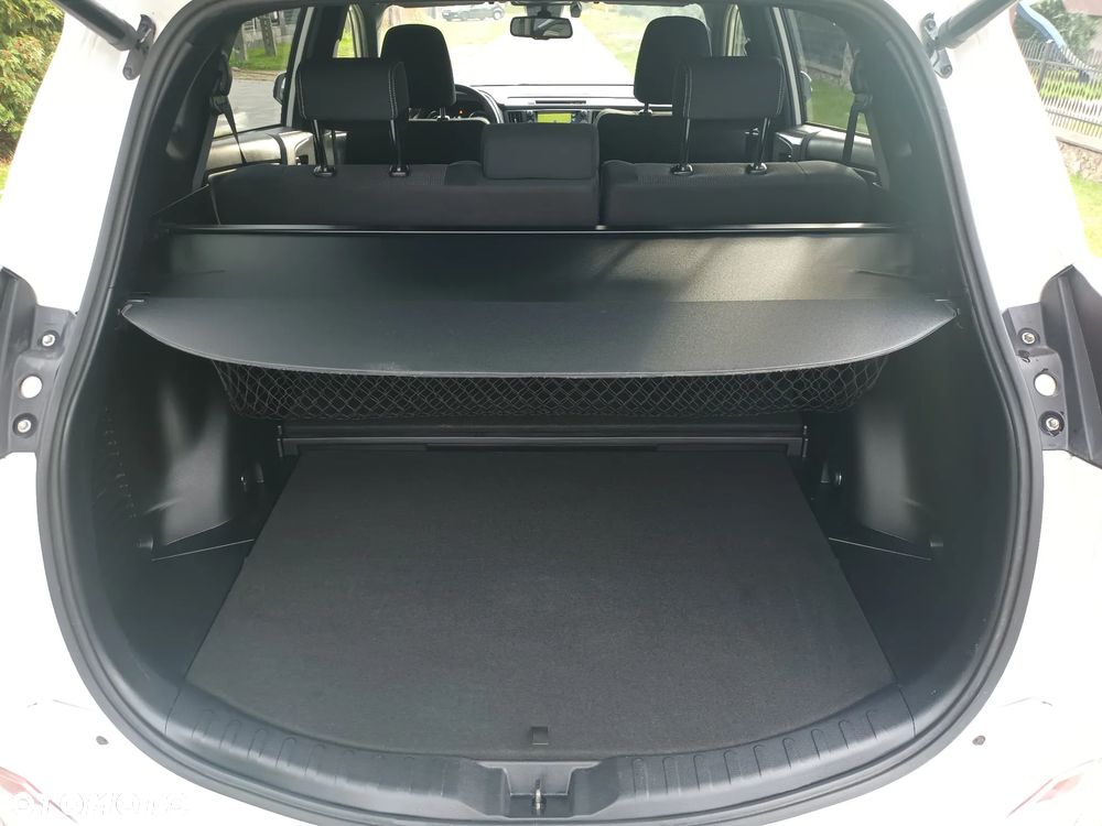 Toyota RAV4 Hybrid Style 4x2 - 17