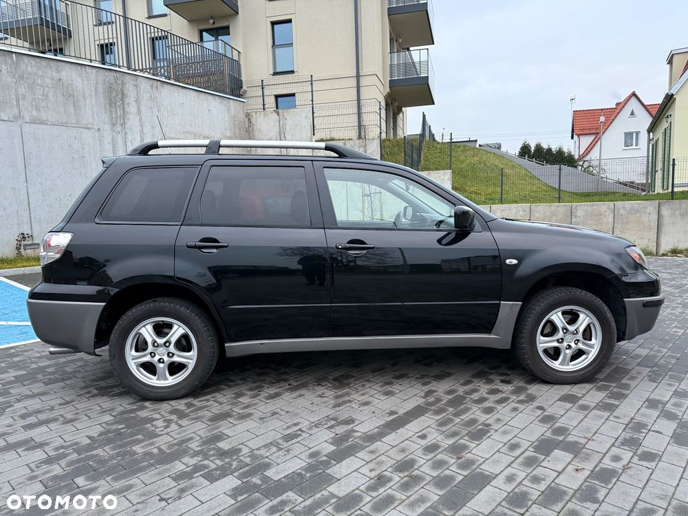 Mitsubishi Outlander 2.0 Comfort 4WD - 6