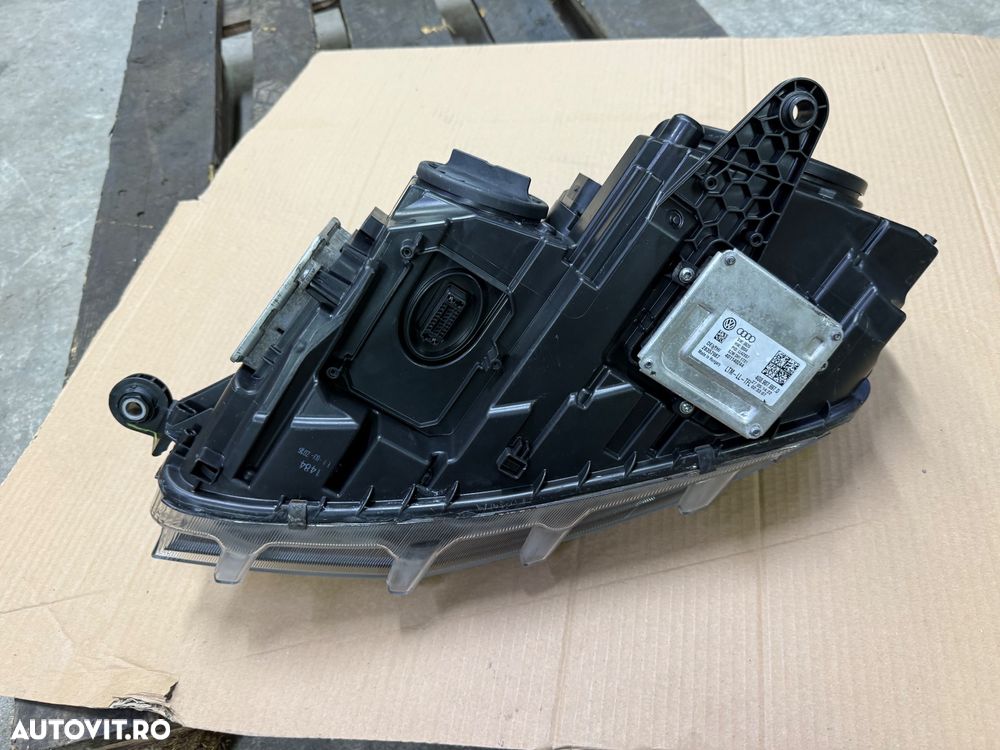 Far dreapta bixenon SKODA OCTAVIA 3 an 2012-2016 cod 5E1941016B - 6