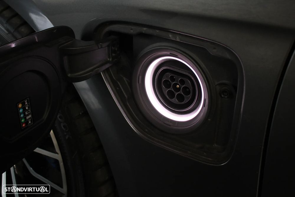 BMW 330 e iPerformance Pack M - 23