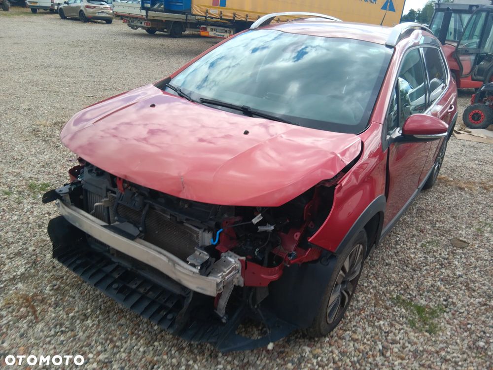 Peugeot 2008 1.2 Pure Tech Allure S&S EAT6 - 5