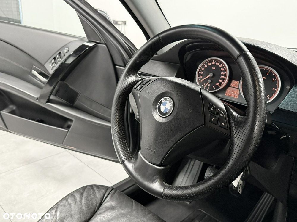 BMW Seria 5 520i - 15