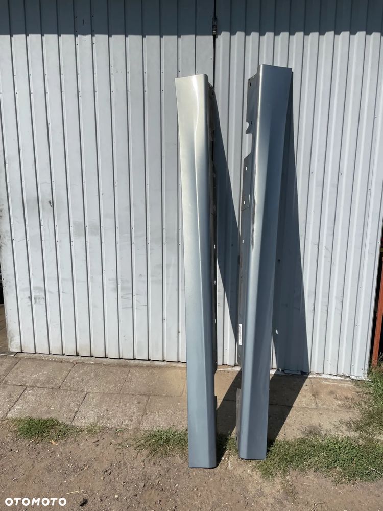 OSŁONA PROGOWA PRÓG LEWA BMW E90 SEDAN A34 ARKTIS METALLIC TITANSILBER - 1