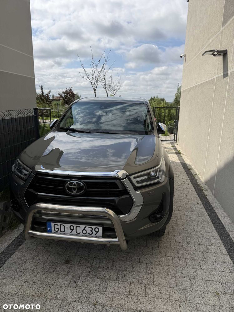 Toyota Hilux - 1