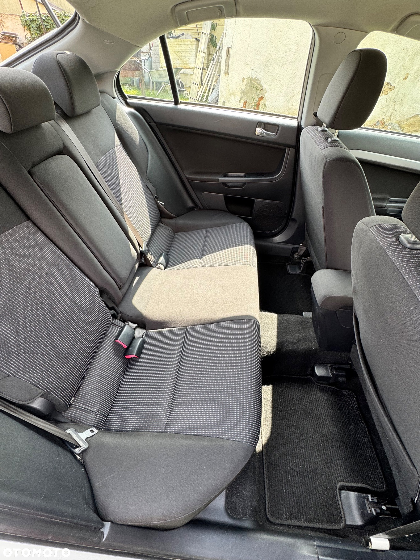 Mitsubishi Lancer 1.5 - 9