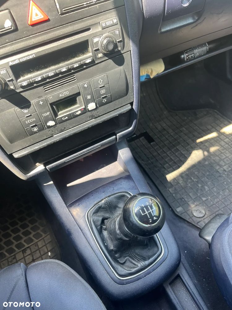 Audi A3 3-drzwiowe 1.6 FSI Ambiente - 5