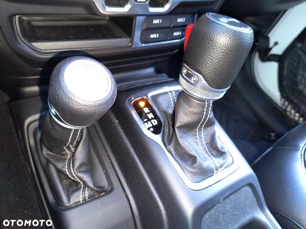 Jeep Wrangler - 23