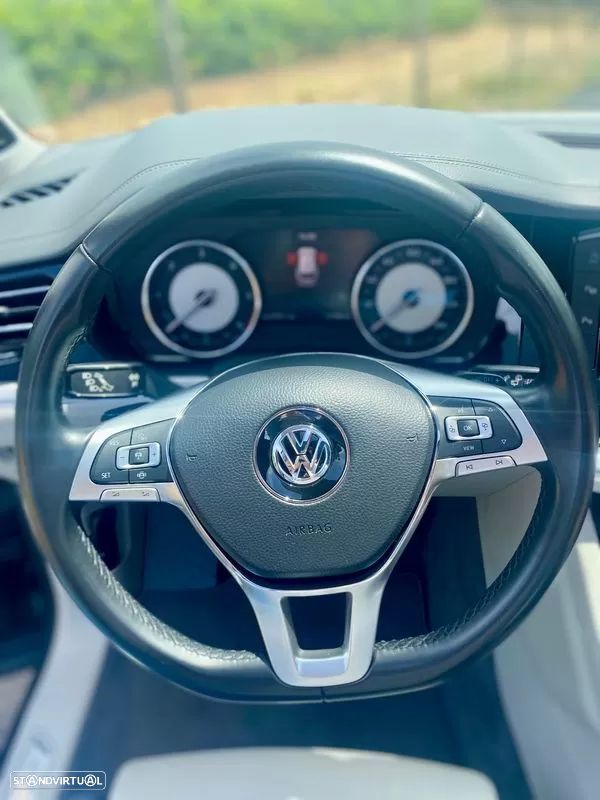 VW Touareg 3.0 TDI V6 Elegance Plus - 7