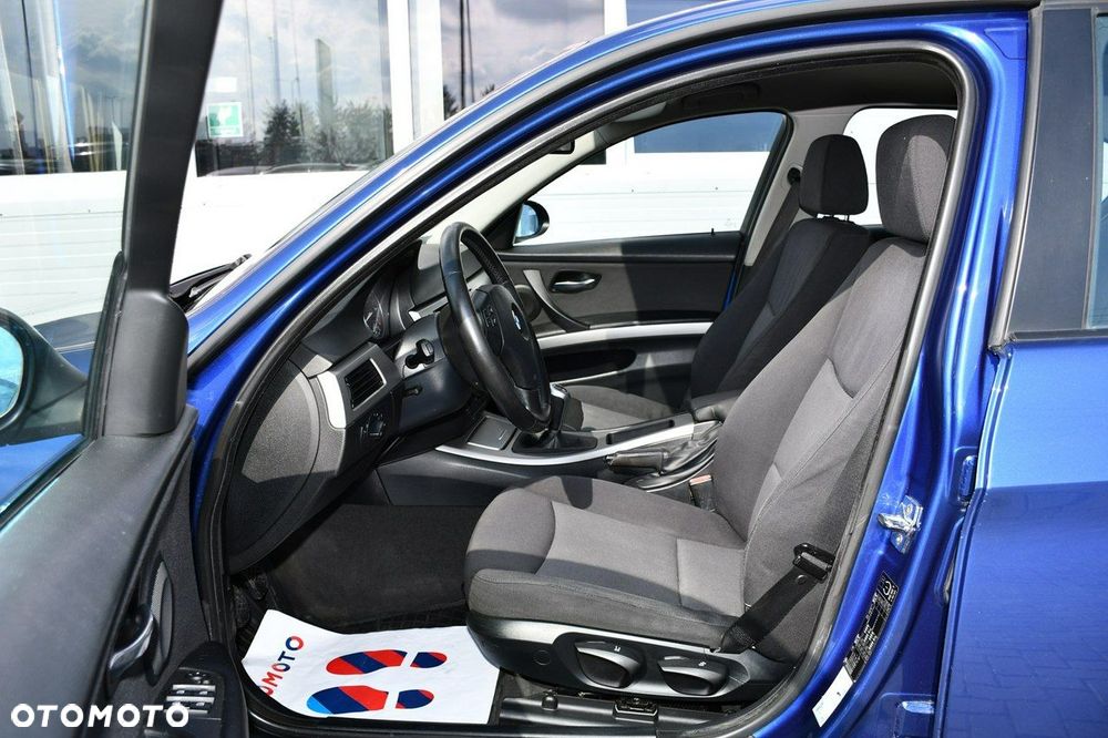 BMW Seria 3 318i - 15