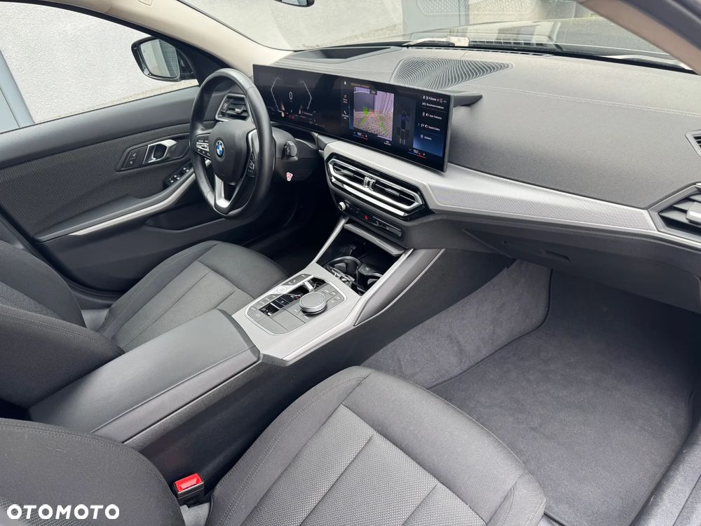 BMW Seria 3 318i Business Edition - 31