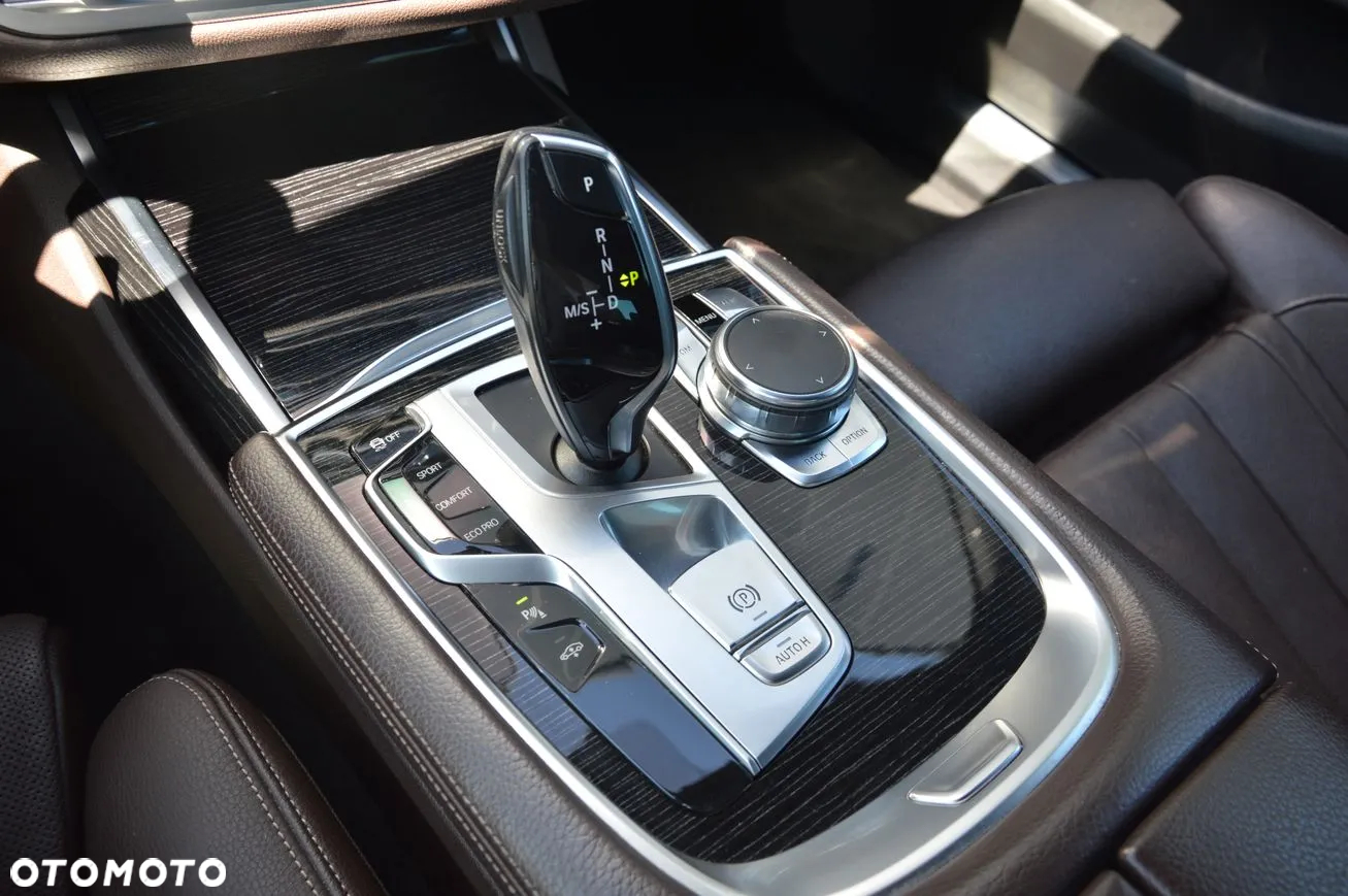 BMW Seria 7 - 27