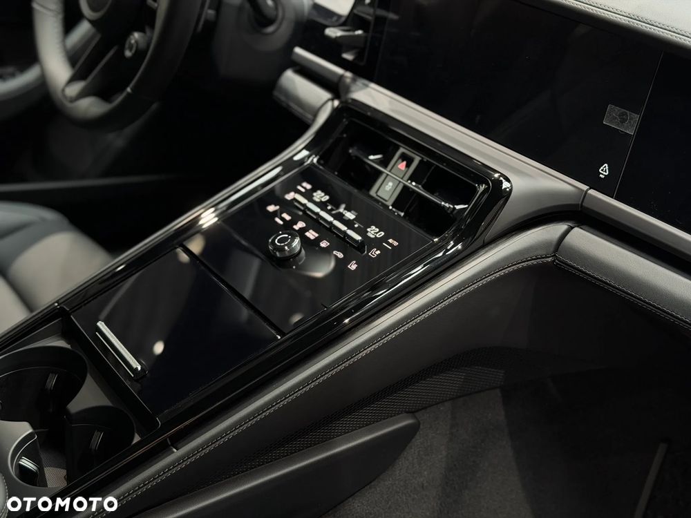 Porsche Panamera 4 E-Hybrid PHEV - 20