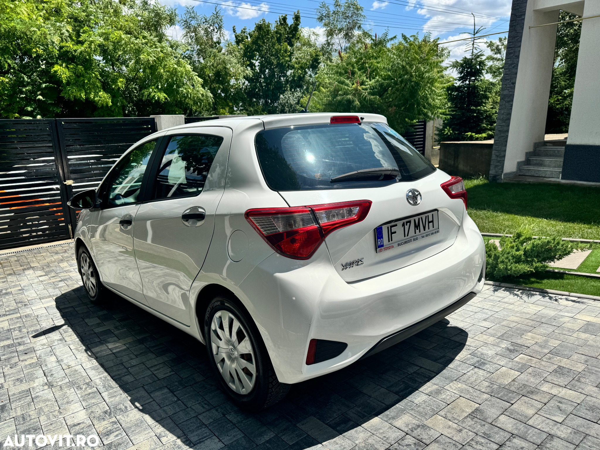 Toyota Yaris - 4