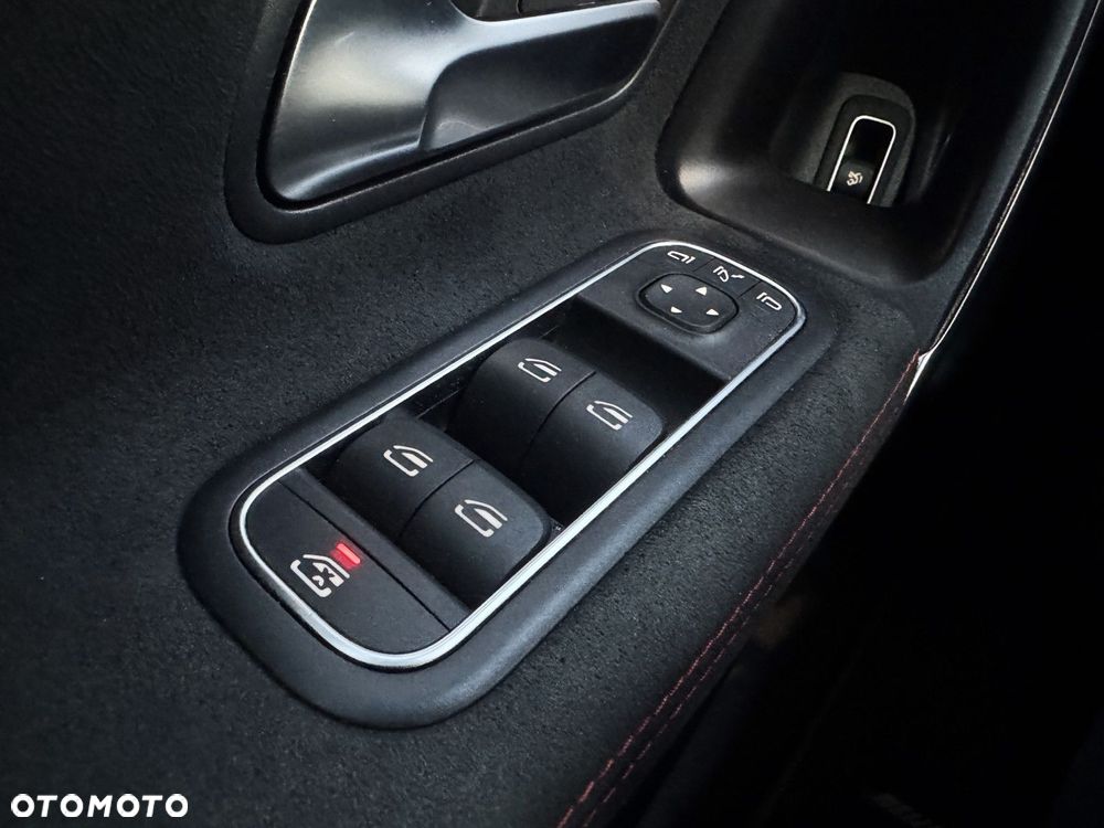 Mercedes-Benz CLA - 34