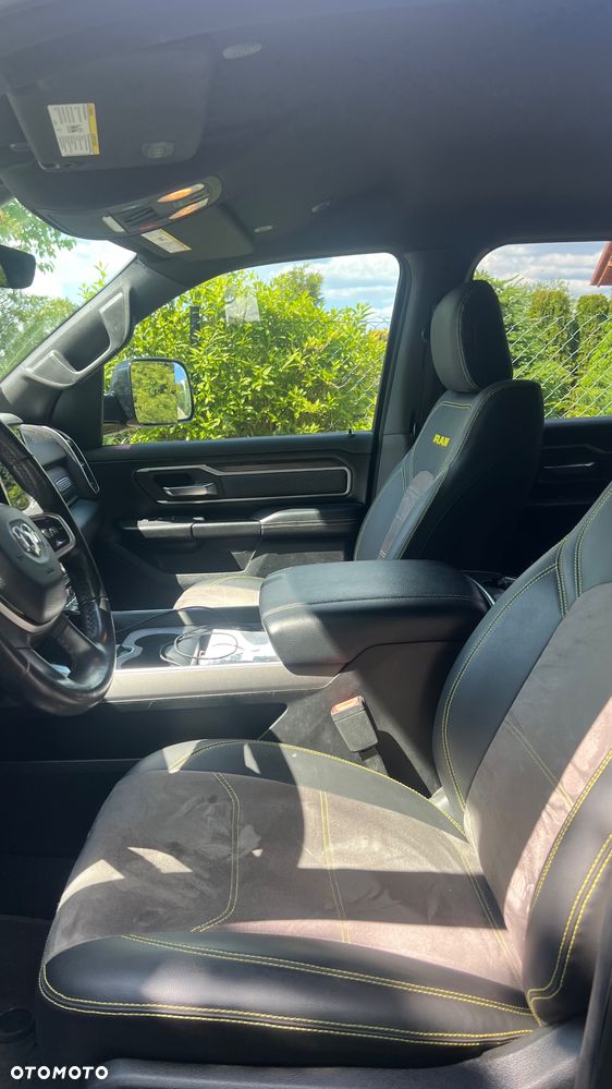 RAM 1500 Crew Cab Shortbed Bighorn - 9