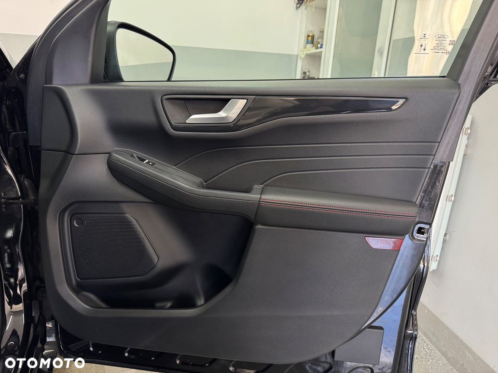 Ford Kuga 1.5 EcoBlue ST-LINE - 32