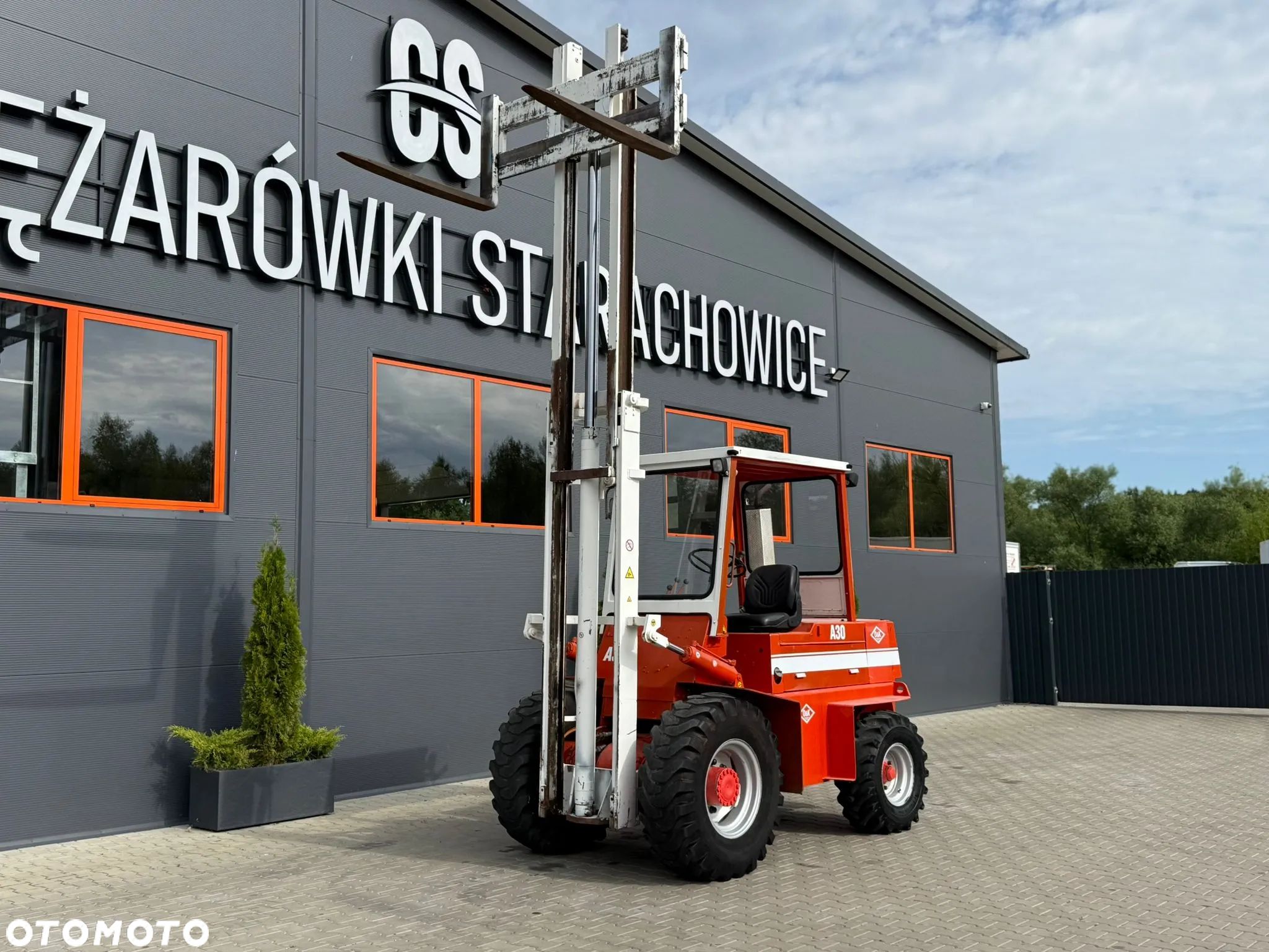O&K Wózek widłowy terenowy O&K A30 // ładowność 3 T // silnik FORD - 1