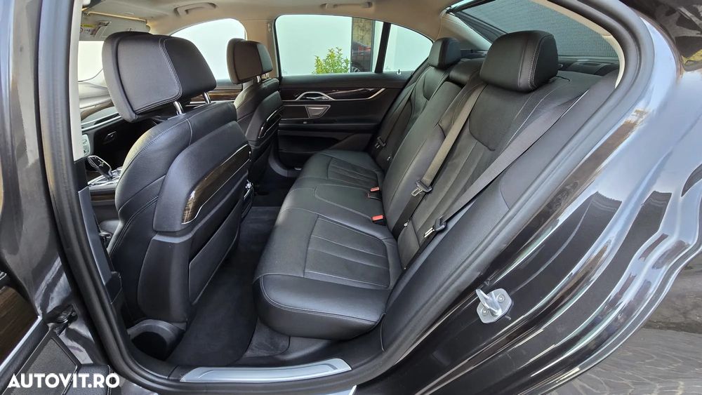 BMW Seria 7 730d xDrive - 13