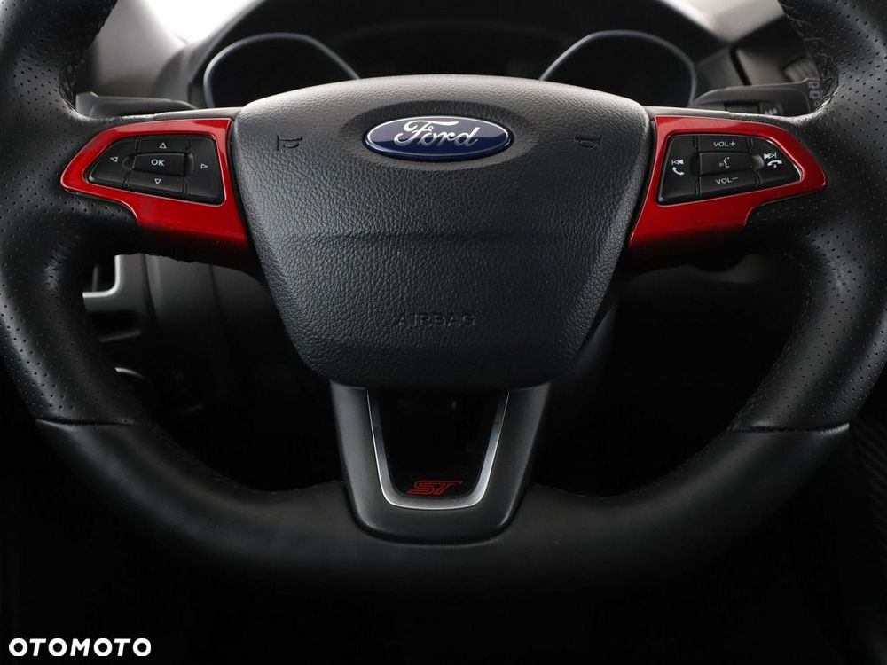 Ford Focus 2.0 EcoBoost ST - 22