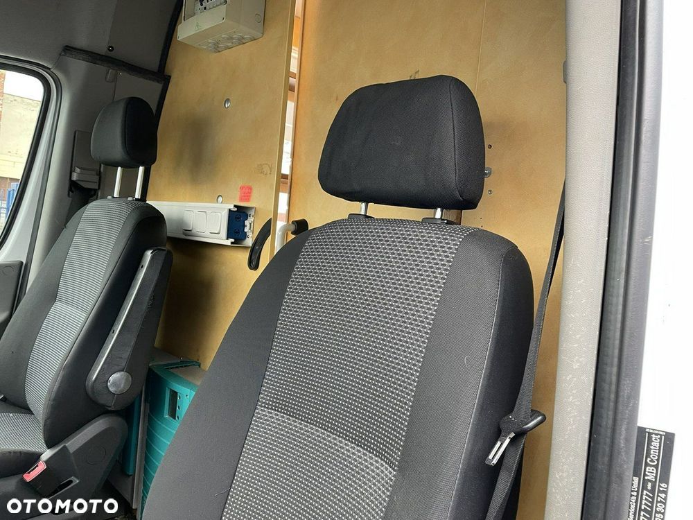 Mercedes-Benz Sprinter - 19